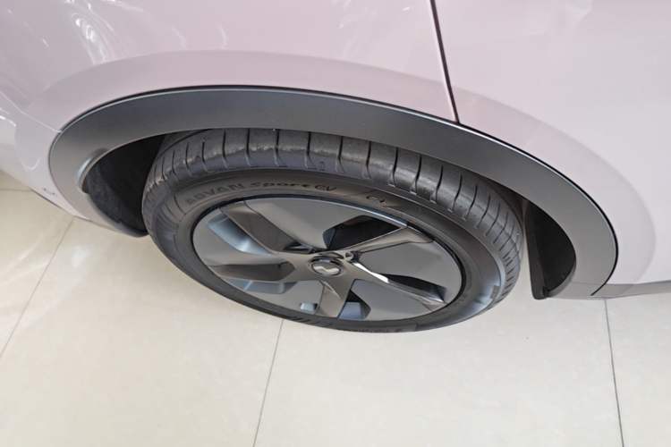 Used ONVO L60 2024 60 kWh Rear-Drive Version Right Rear Wheel Hub