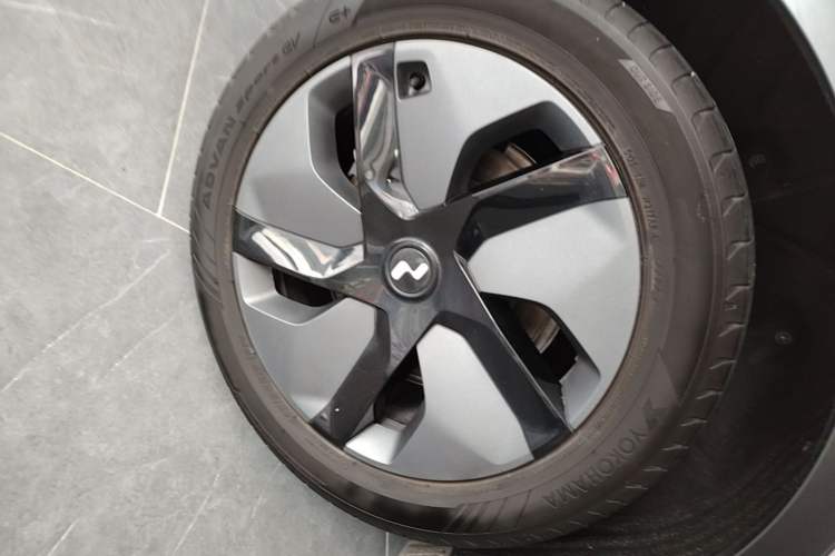 Used ONVO L60 2024 60 kWh Rear-Drive Version Right Rear Wheel Hub