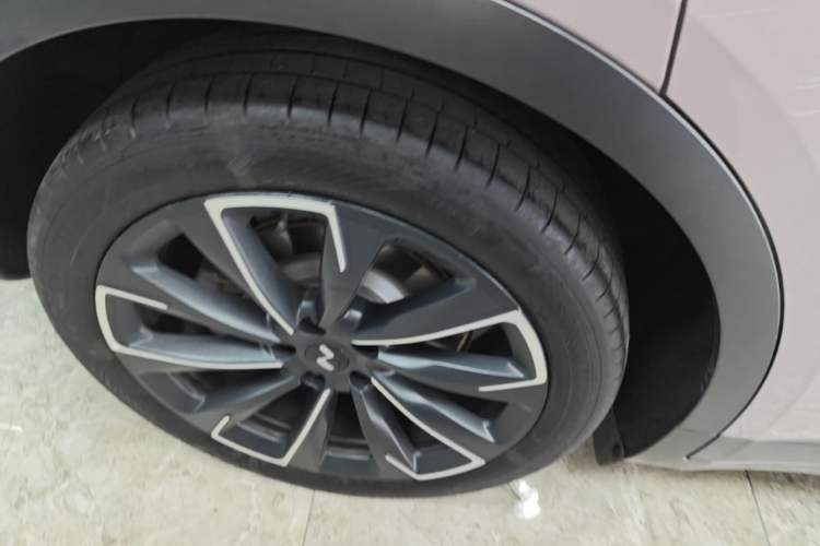 Used ONVO L60 2024 60 kWh Rear-Drive Version Right Rear Wheel Hub