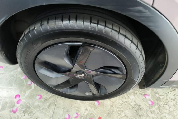 Used ONVO L60 2024 60 kWh Rear-Drive Version Right Rear Wheel Hub