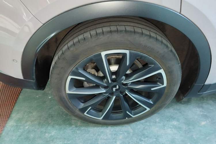 Used ONVO L60 2024 60 kWh Rear-Drive Version Right Rear Wheel Hub
