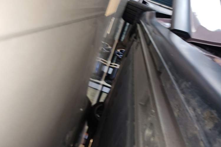 Used ONVO L60 2024 60 kWh All-Wheel Drive Right Side Sill