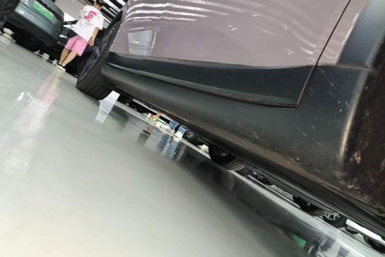Used ONVO L60 2024 60 kWh Rear-Drive Version Right Side Sill