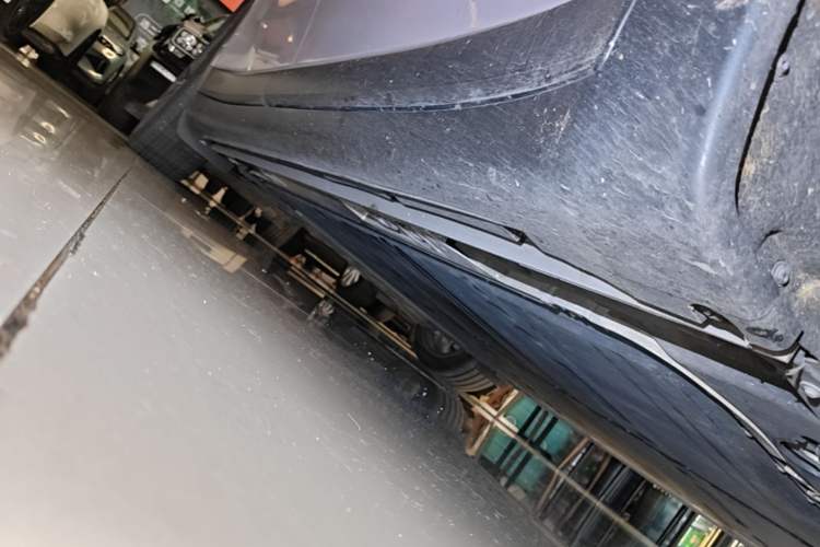 Used ONVO L60 2024 60 kWh Rear-Drive Version Right Side Sill