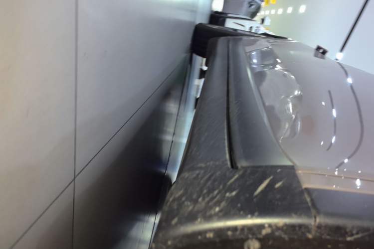 Used ONVO L60 2024 60 kWh Rear-Drive Version Right Side Sill