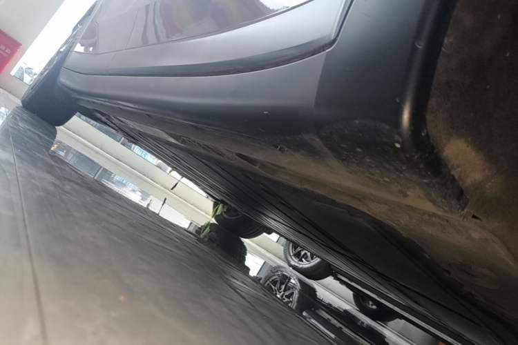 Used ONVO L60 2024 60 kWh Rear-Drive Version Right Side Sill