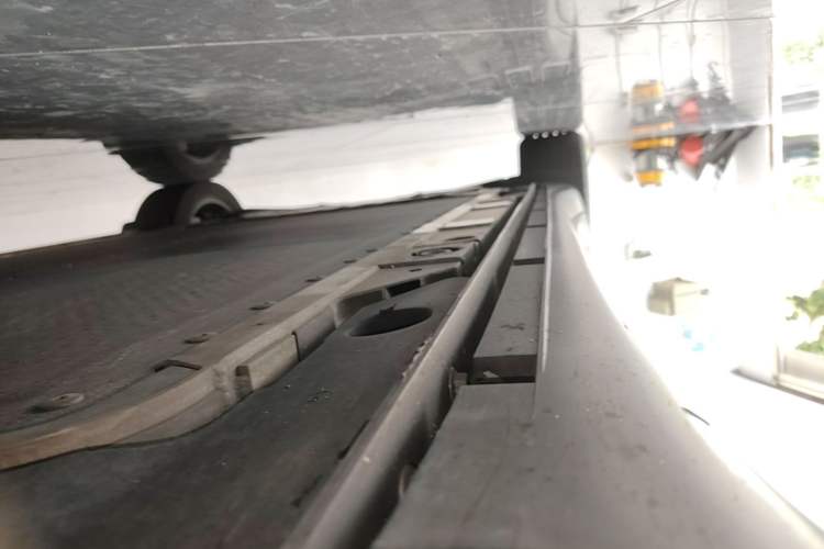 Used ONVO L60 2024 60 kWh Rear-Drive Version Right Side Sill