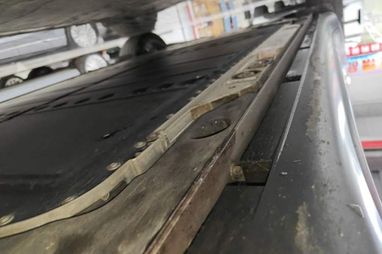 Used ONVO L60 2024 60 kWh Rear-Drive Version Right Side Sill