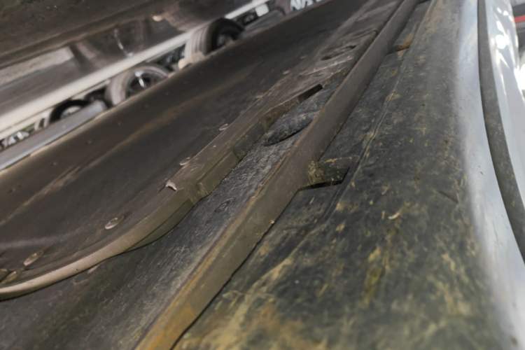 Used ONVO L60 2024 60 kWh All-Wheel Drive Right Side Sill
