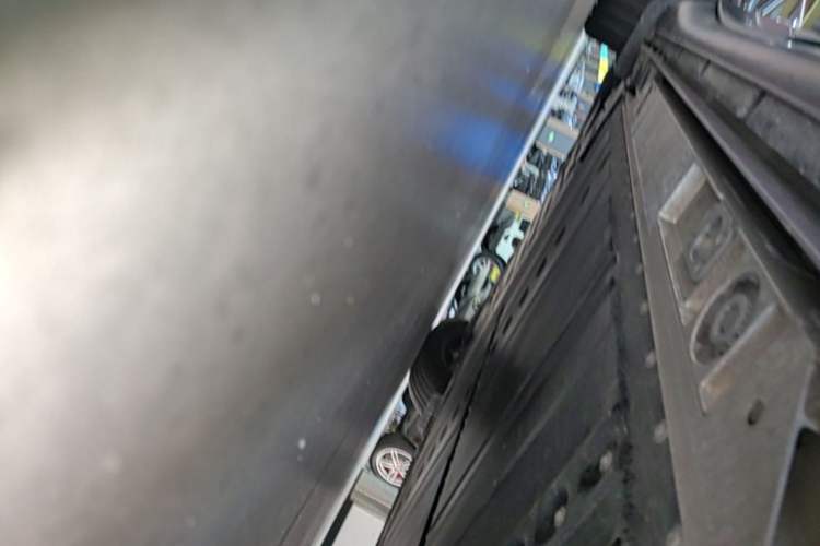 Used ONVO L60 2024 60 kWh Rear-Drive Version Right Side Sill