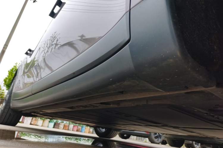 Used ONVO L60 2024 60 kWh Rear-Drive Version Right Side Sill