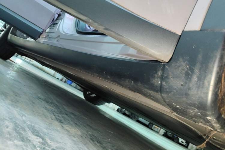 Used ONVO L60 2024 60 kWh Rear-Drive Version Right Side Sill