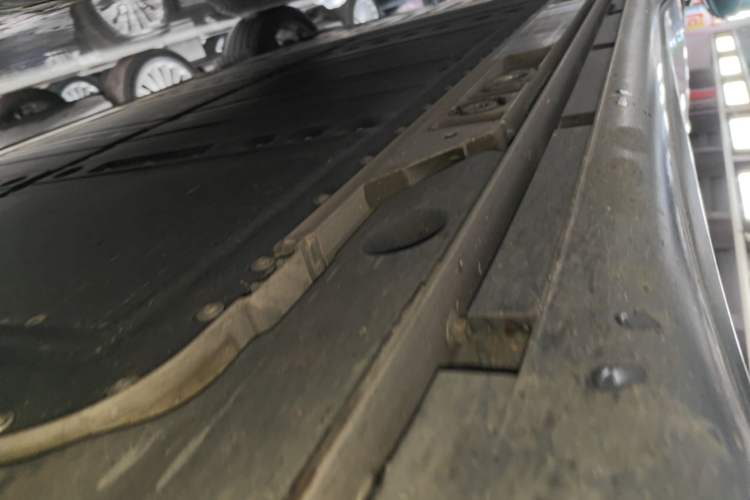 Used ONVO L60 2024 60 kWh Rear-Drive Version Right Side Sill