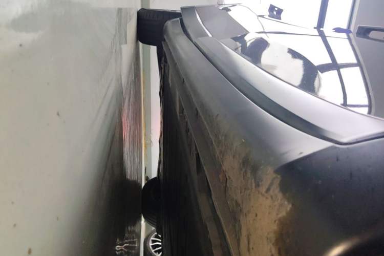 Used ONVO L60 2024 60 kWh Rear-Drive Version Right Side Sill