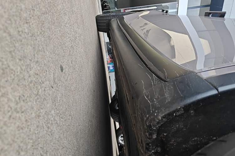 Used ONVO L60 2024 60 kWh Rear-Drive Version Right Side Sill