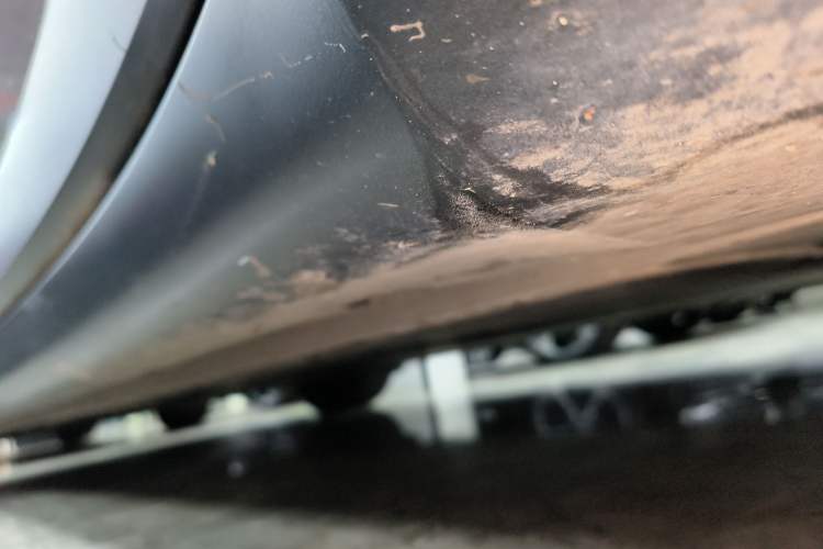 Used ONVO L60 2024 60 kWh Rear-Drive Version Right Side Sill