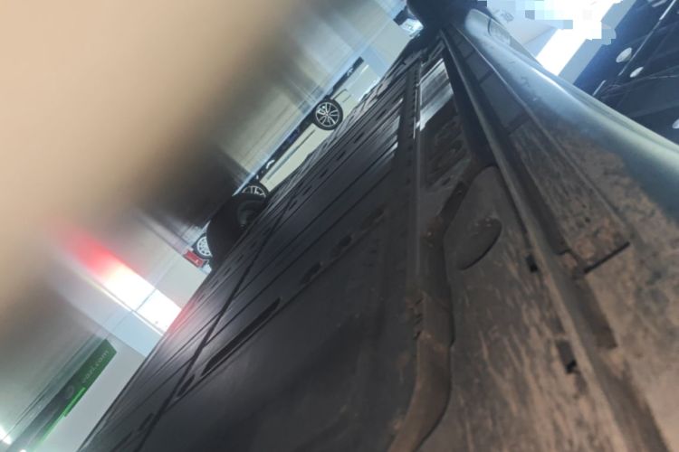 Used ONVO L60 2024 60 kWh Rear-Drive Version Right Side Sill