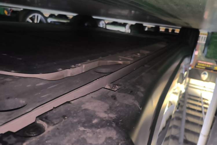 Used ONVO L60 2024 60 kWh Rear-Drive Version Right Side Sill