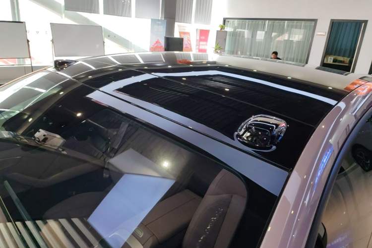 Used ONVO L60 2024 60 kWh All-Wheel Drive Roof