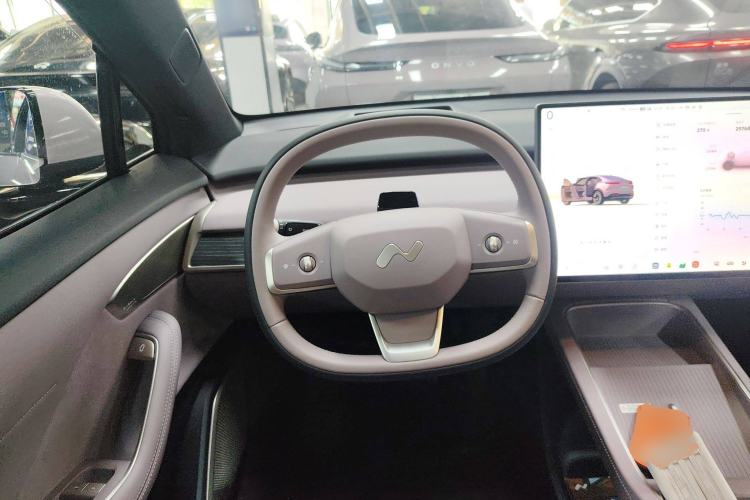 Used ONVO L60 2024 60 kWh All-Wheel Drive Steering Wheel