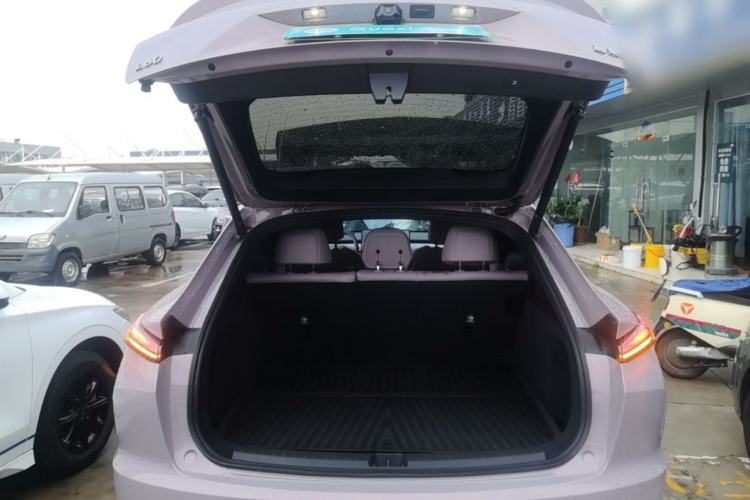 Used ONVO L60 2024 60 kWh Rear-Drive Version Trunk