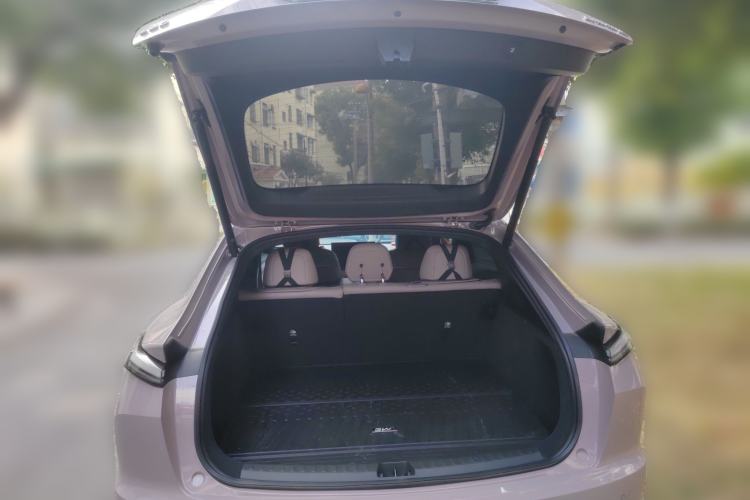 Used ONVO L60 2024 60 kWh Rear-Drive Version Trunk