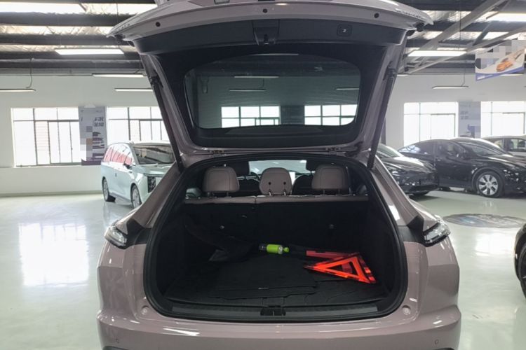 Used ONVO L60 2024 60 kWh Rear-Drive Version Trunk