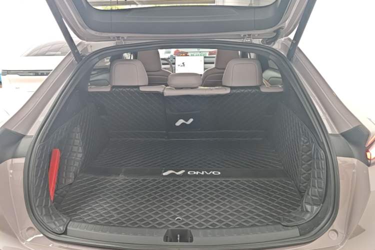 Used ONVO L60 2024 60 kWh Rear-Drive Version Trunk