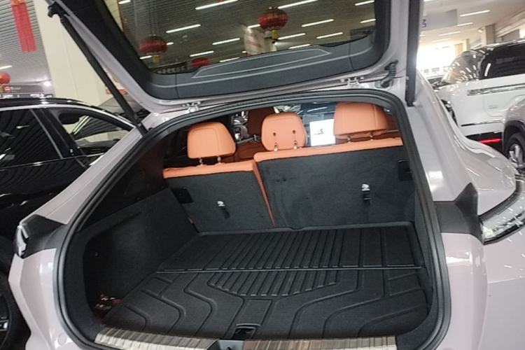 Used ONVO L60 2024 60 kWh Rear-Drive Version Trunk