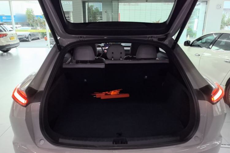 Used ONVO L60 2024 60 kWh Rear-Drive Version Trunk