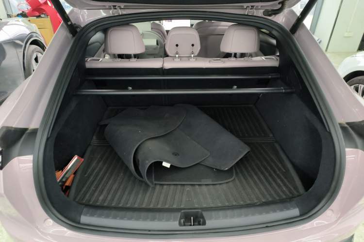 Used ONVO L60 2024 60 kWh Rear-Drive Version Trunk