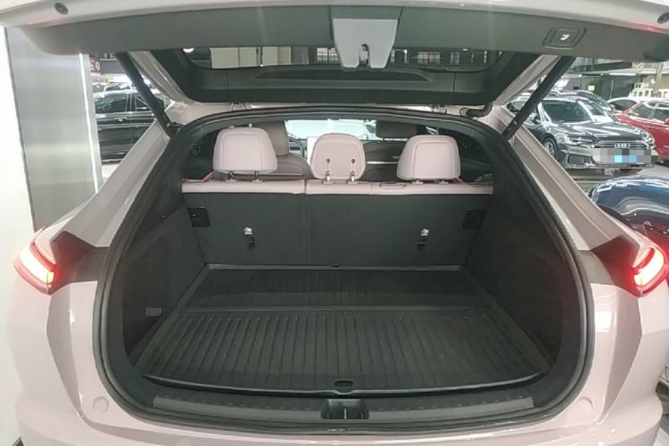 Used ONVO L60 2024 60 kWh Rear-Drive Version Trunk