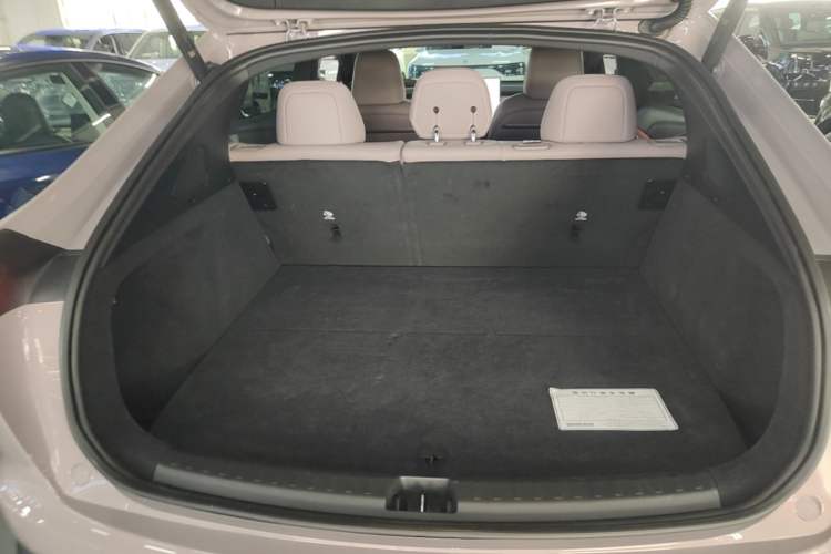 Used ONVO L60 2024 60 kWh Rear-Drive Version Trunk