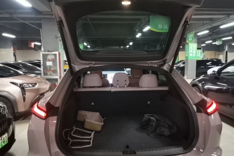 Used ONVO L60 2024 60 kWh Rear-Drive Version Trunk