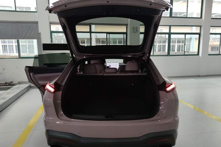 Used ONVO L60 2024 60 kWh Rear-Drive Version Trunk