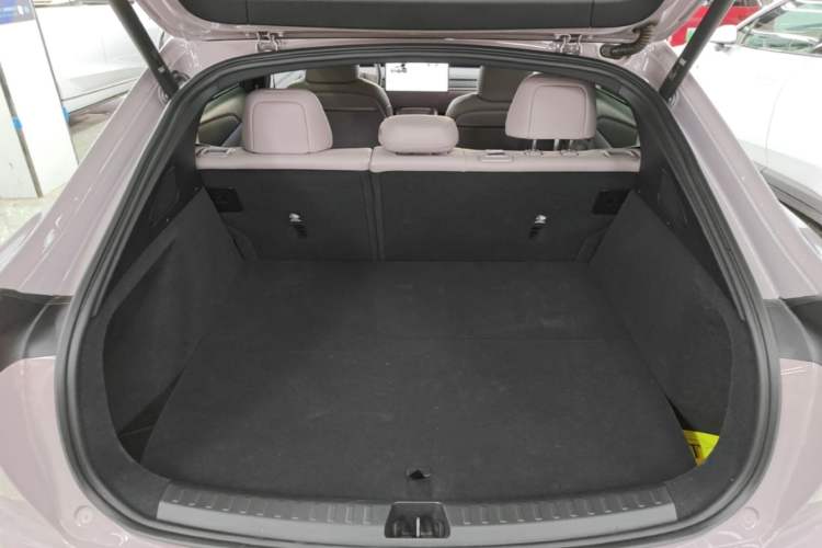 Used ONVO L60 2024 60 kWh Rear-Drive Version Trunk