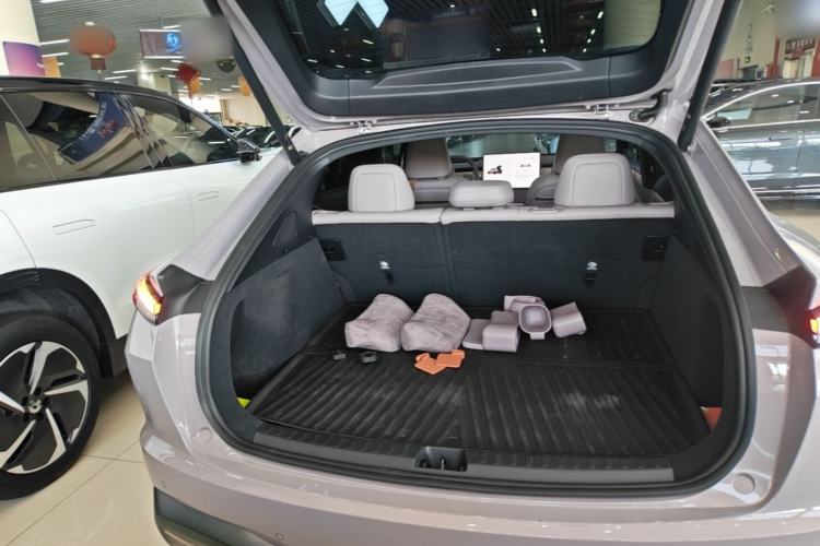 Used ONVO L60 2024 60 kWh Rear-Drive Version Trunk