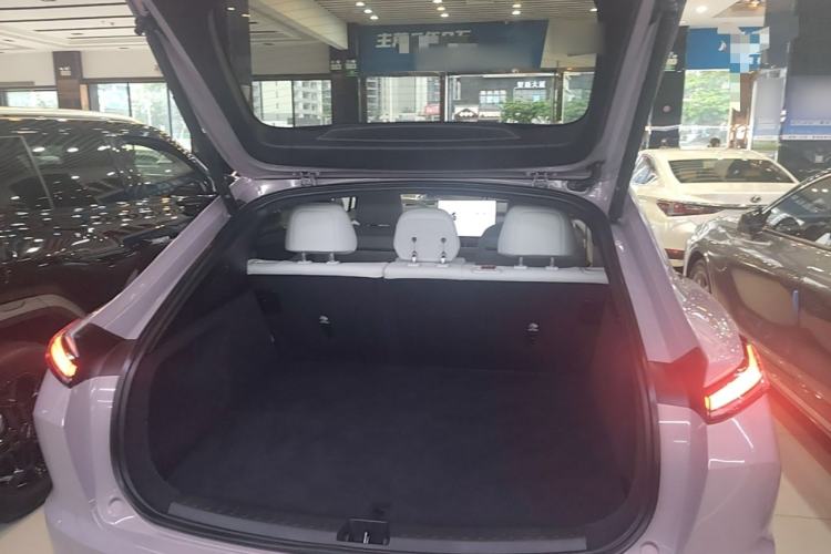 Used ONVO L60 2024 60 kWh Rear-Drive Version Trunk