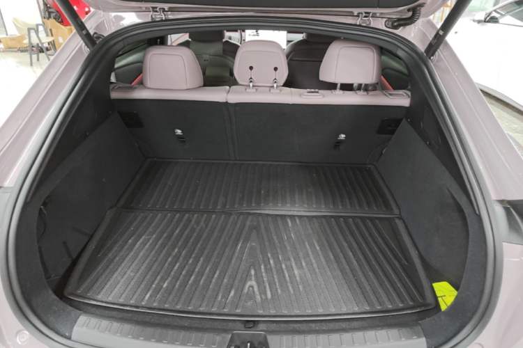 Used ONVO L60 2024 60 kWh Rear-Drive Version Trunk