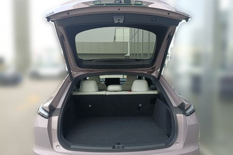 Used ONVO L60 2024 60 kWh Rear-Drive Version Trunk