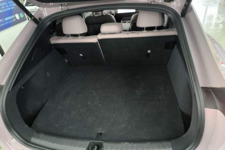 Used ONVO L60 2024 60 kWh Rear-Drive Version Trunk