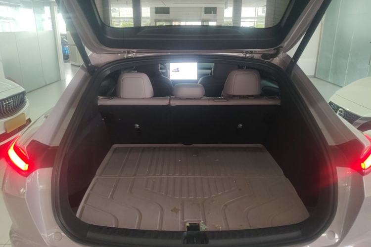 Used ONVO L60 2024 60 kWh Rear-Drive Version Trunk