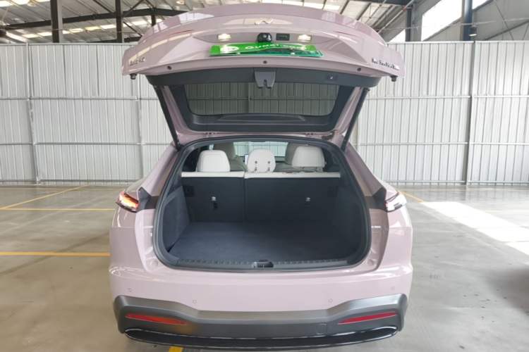 Used ONVO L60 2024 60 kWh Rear-Drive Version Trunk