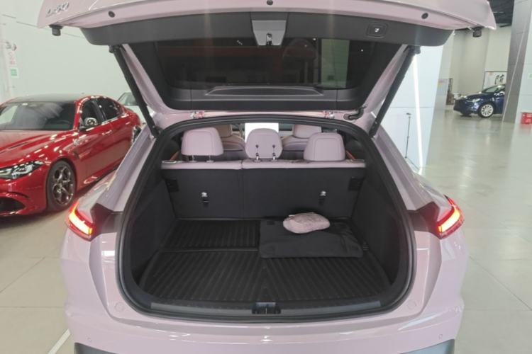 Used ONVO L60 2024 60 kWh Rear-Drive Version Trunk