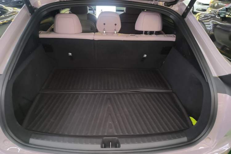 Used ONVO L60 2024 60 kWh Rear-Drive Version Trunk