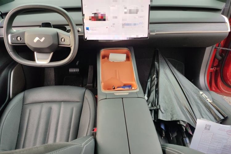 Used ONVO L60 2024 60 kWh All-Wheel Drive Center Console