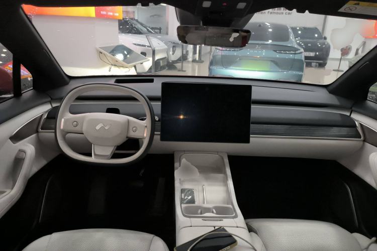 Used ONVO L60 2024 60 kWh Rear-Drive Version Center Console
