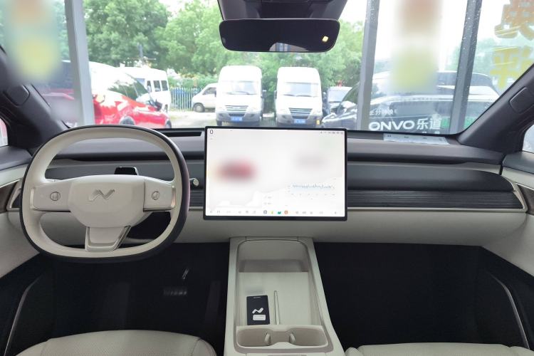 Used ONVO L60 2024 60 kWh Rear-Drive Version Center Console