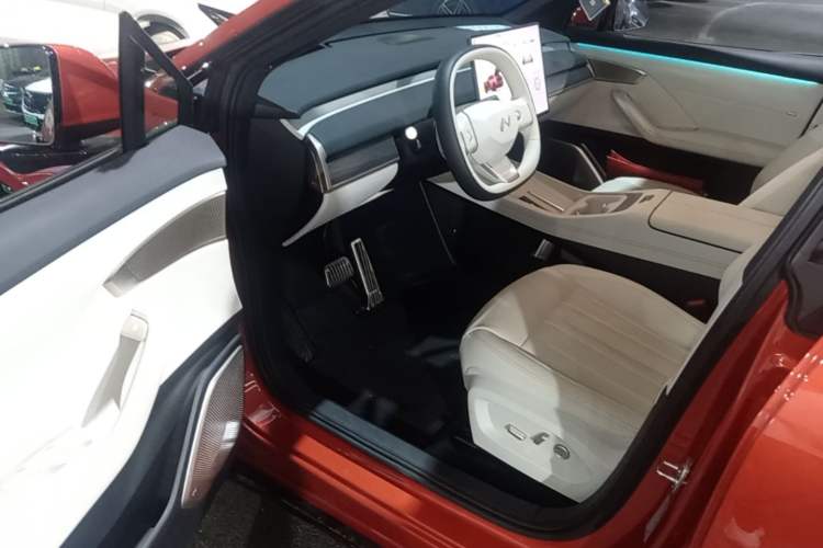 Used ONVO L60 2024 60 kWh Rear-Drive Version Driver Seat