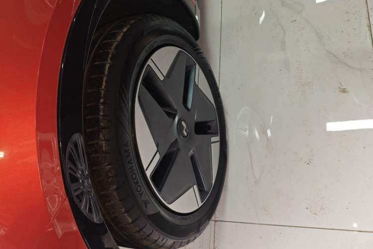 Used ONVO L60 2024 60 kWh Rear-Drive Version Exterior 4